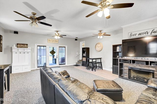 6706 Concord Hill Rd, Louisville, KY 40228