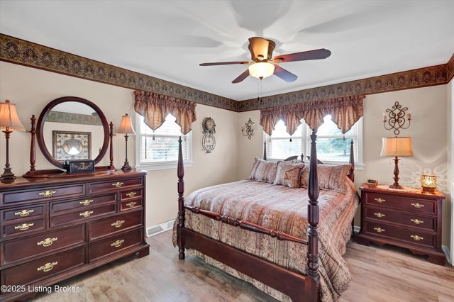 6706 Concord Hill Rd, Louisville, KY 40228