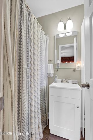 6706 Concord Hill Rd, Louisville, KY 40228