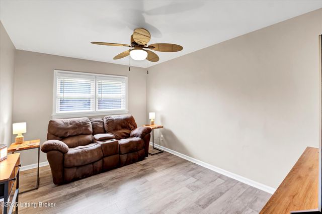 6706 Concord Hill Rd, Louisville, KY 40228