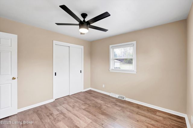 6706 Concord Hill Rd, Louisville, KY 40228