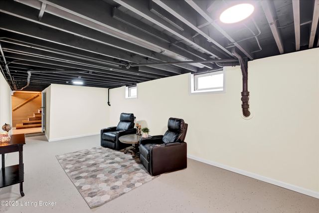 6706 Concord Hill Rd, Louisville, KY 40228