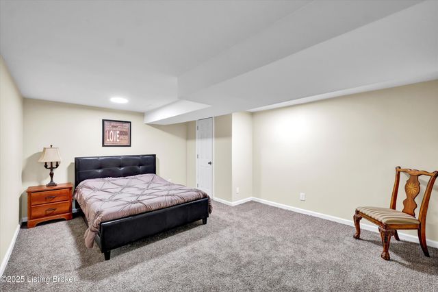 6706 Concord Hill Rd, Louisville, KY 40228