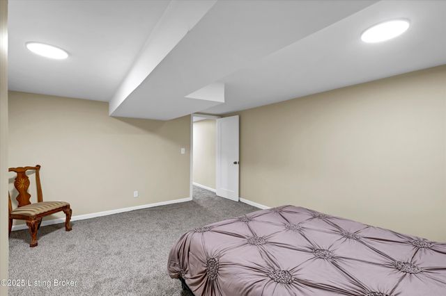 6706 Concord Hill Rd, Louisville, KY 40228