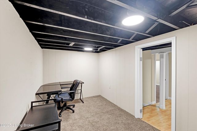 6706 Concord Hill Rd, Louisville, KY 40228