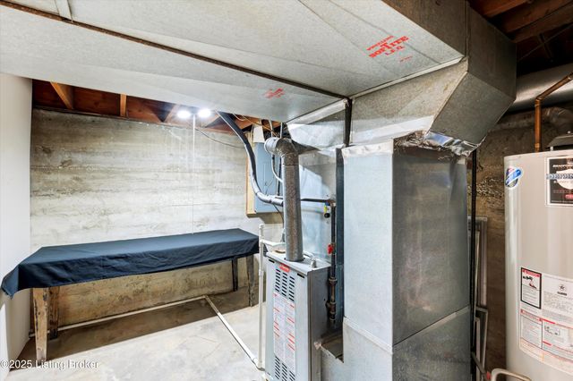 6706 Concord Hill Rd, Louisville, KY 40228