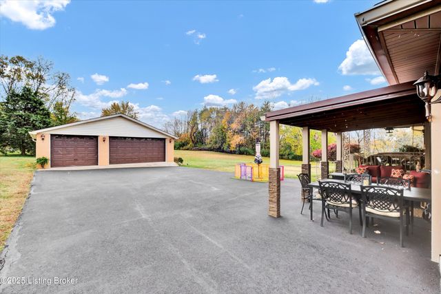 6706 Concord Hill Rd, Louisville, KY 40228