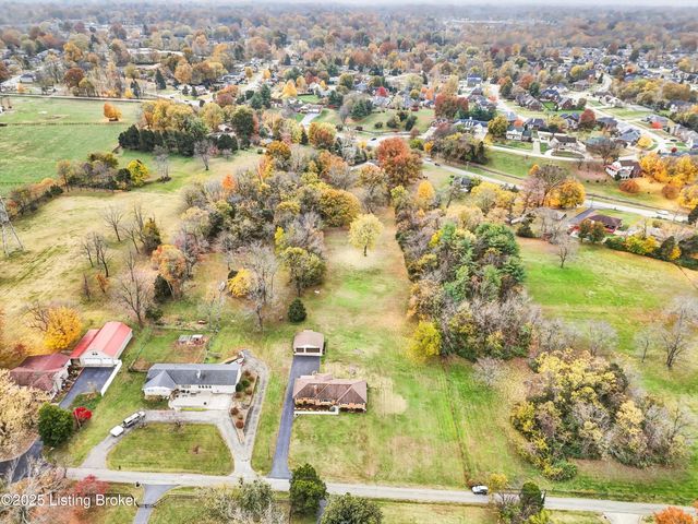 6706 Concord Hill Rd, Louisville, KY 40228