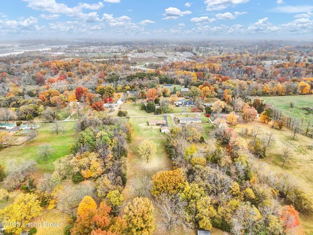 6706 Concord Hill Rd, Louisville, KY 40228