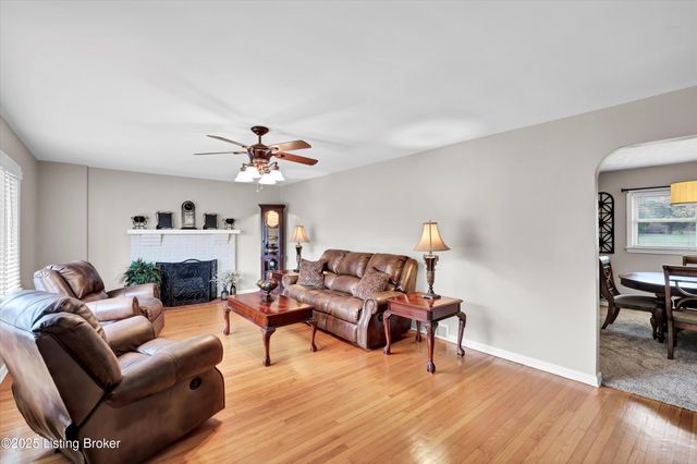 6706 Concord Hill Rd, Louisville, KY 40228