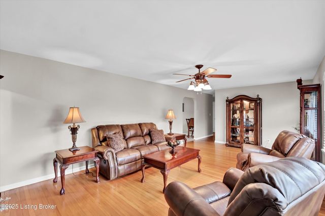 6706 Concord Hill Rd, Louisville, KY 40228