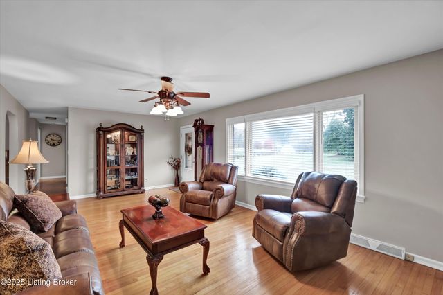 6706 Concord Hill Rd, Louisville, KY 40228