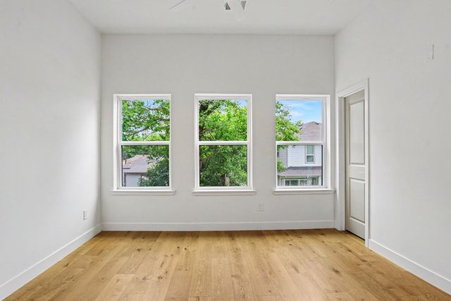 2220 Bombay Avenue, Dallas, TX 75235