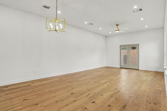 2220 Bombay Avenue, Dallas, TX 75235