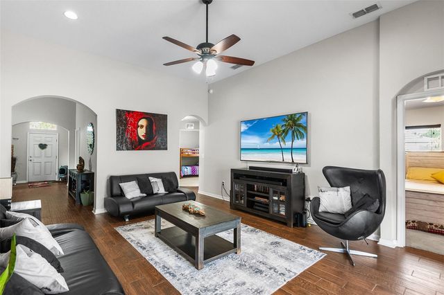 110 PROMENADE COURT, Auburndale, FL 33823