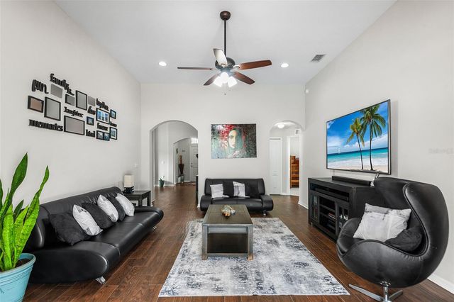110 PROMENADE COURT, Auburndale, FL 33823
