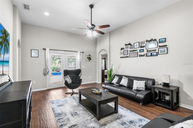 110 PROMENADE COURT, Auburndale, FL 33823