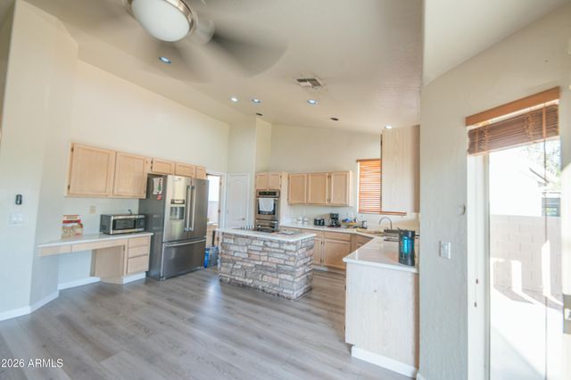 1857 W REDFIELD Road, Gilbert, AZ 85233