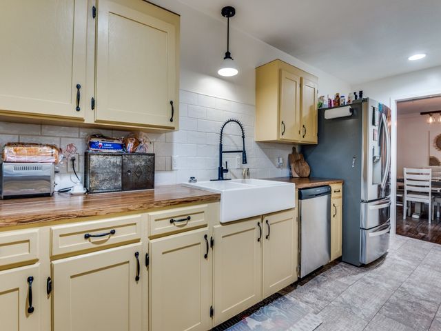 541 S Highway 67, Cedar Hill, TX 75104