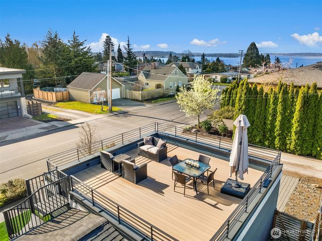 1231 4th Street W, Kirkland, WA 98033