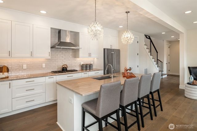 1231 4th Street W, Kirkland, WA 98033