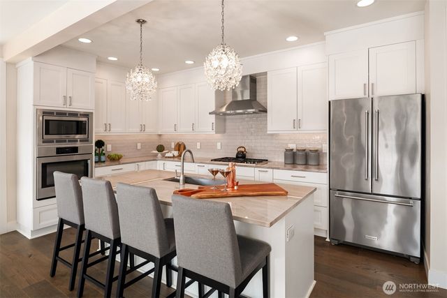 1231 4th Street W, Kirkland, WA 98033