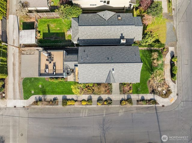 1231 4th Street W, Kirkland, WA 98033