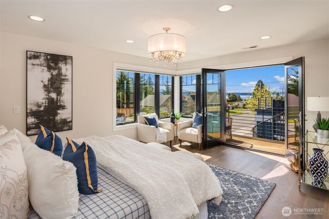 1231 4th Street W, Kirkland, WA 98033