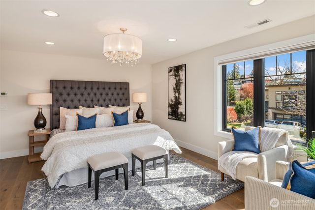 1231 4th Street W, Kirkland, WA 98033