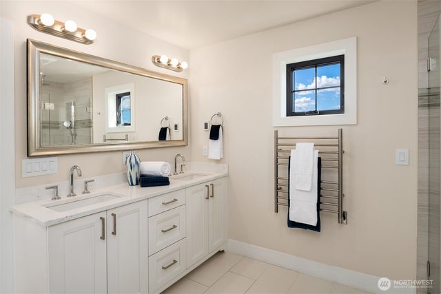 1231 4th Street W, Kirkland, WA 98033