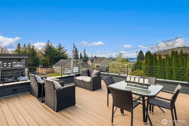 1231 4th Street W, Kirkland, WA 98033