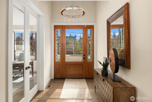 1231 4th Street W, Kirkland, WA 98033