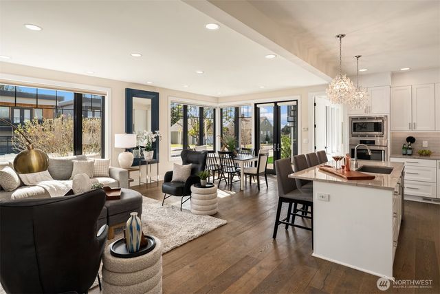 1231 4th Street W, Kirkland, WA 98033