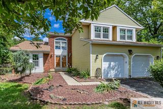 9 Chipwood Lane, North Brunswick, NJ 08902