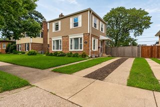 744 Manchester Avenue, Westchester, IL 60154