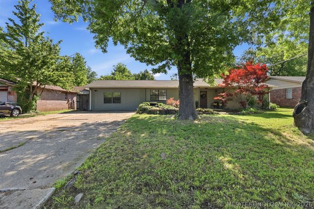 13823 S 294th East Avenue, Coweta, OK 74429