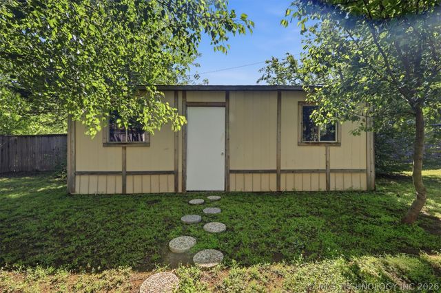 13823 S 294th East Avenue, Coweta, OK 74429
