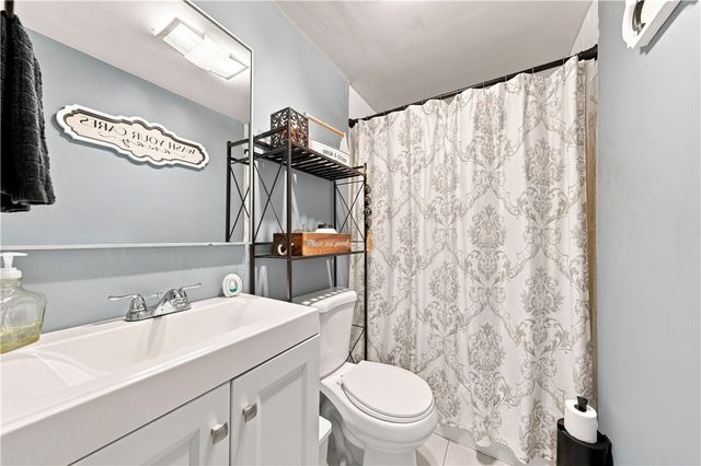 185 Hilton Street, Tiverton, RI 02878