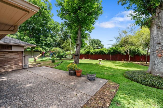 5007 Creekbend Drive, Houston, TX 77035