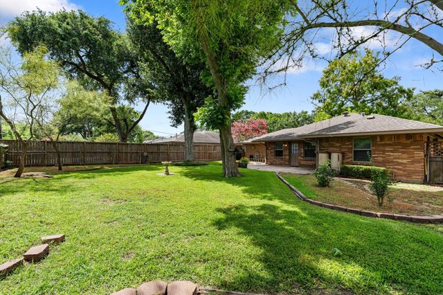 5007 Creekbend Drive, Houston, TX 77035