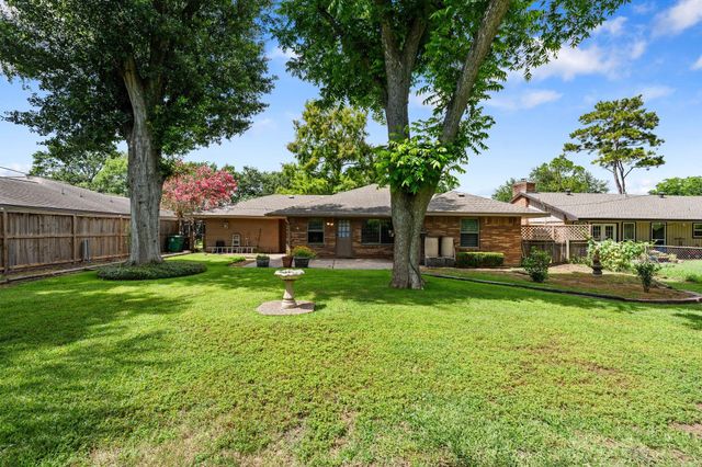5007 Creekbend Drive, Houston, TX 77035