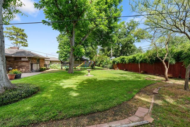 5007 Creekbend Drive, Houston, TX 77035