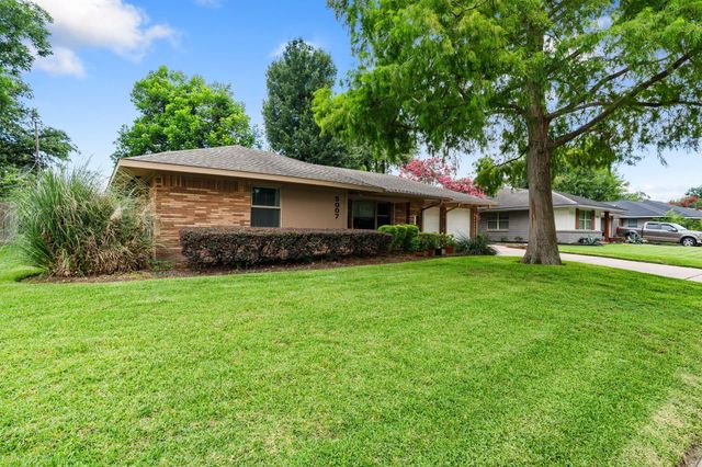 5007 Creekbend Drive, Houston, TX 77035
