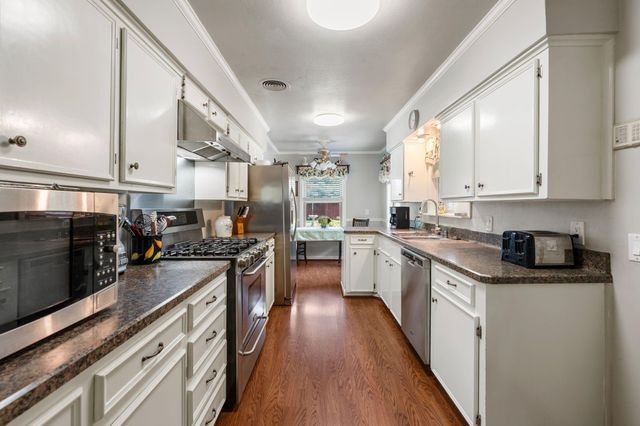 5007 Creekbend Drive, Houston, TX 77035