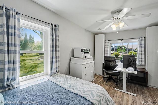1736 Shoreline Drive, Hartland, MI 48353