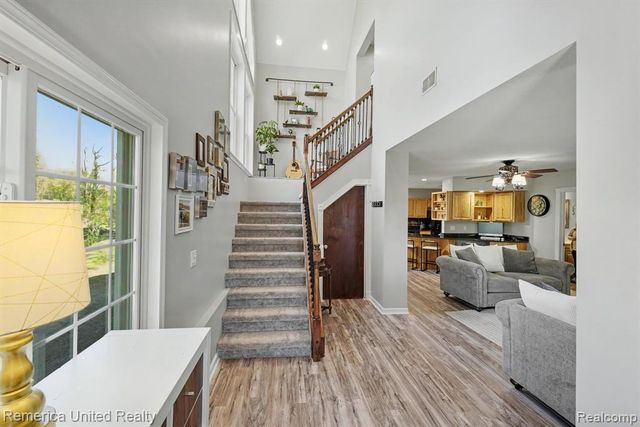 1736 Shoreline Drive, Hartland, MI 48353
