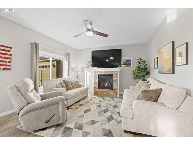 128 FINNEYS Ave, Molalla, OR 97038