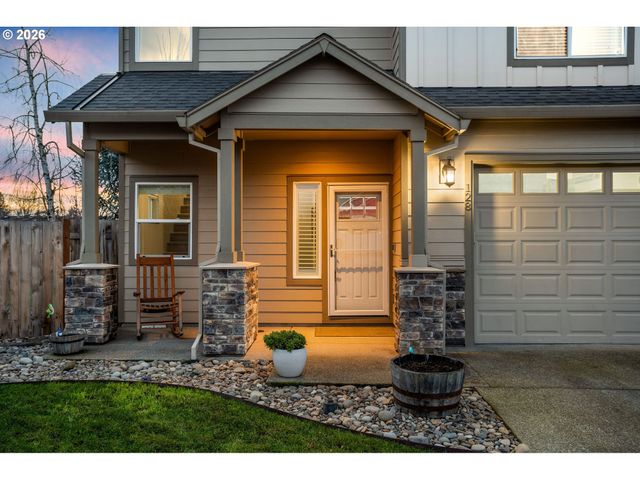 128 FINNEYS Ave, Molalla, OR 97038