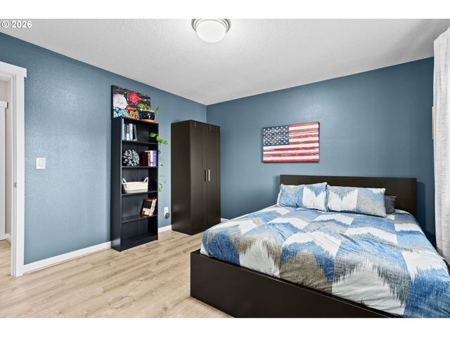 128 FINNEYS Ave, Molalla, OR 97038