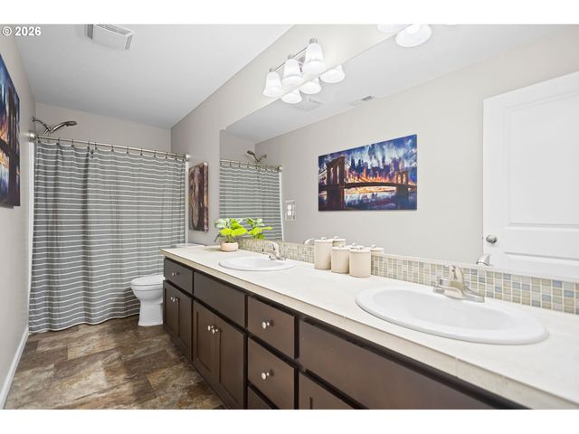 128 FINNEYS Ave, Molalla, OR 97038